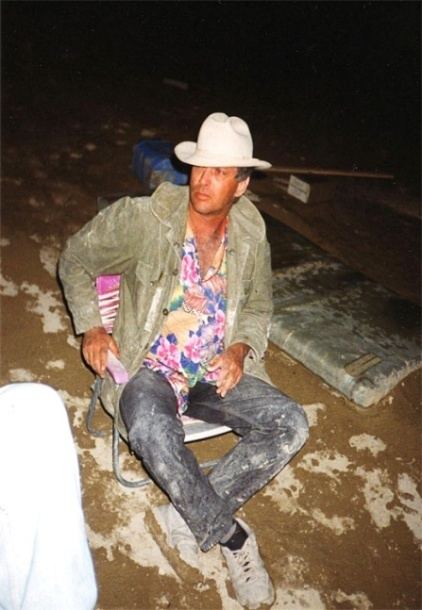 Larry Harvey, en 1993, portant son célèbre chapeau Stetson.