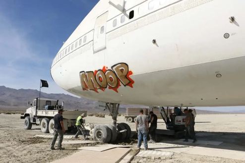MOOP prank sur le Boeing 747 laissé plus de deux semaines après la fin de Burning Man sur le site en 2018.