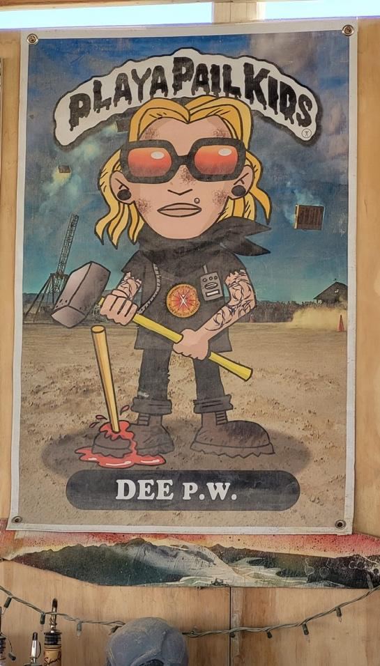 Représentation du Golden Spike, à l’image des cartes parodiques Playa Pail Kids.